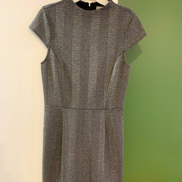 Business dress - Picture 1 of 2